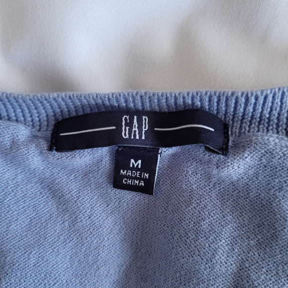Gap Round Neck Button Front Cardigan - Picture 9 of 9